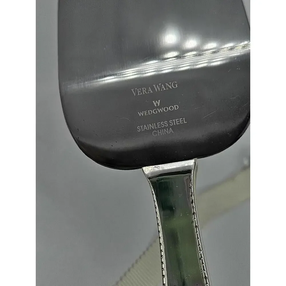 Vera Wang for Wedgwood Infinity Ribbon Server-Hostess Gift - Wedding Cake Server